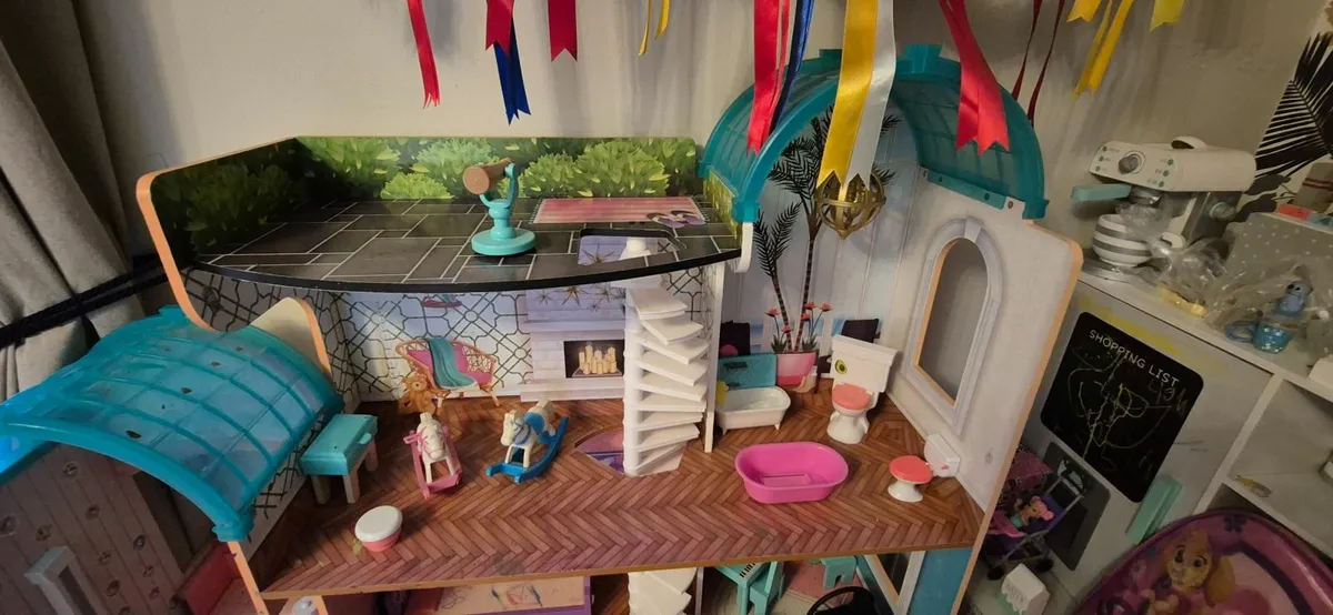Dolls house - Image 2