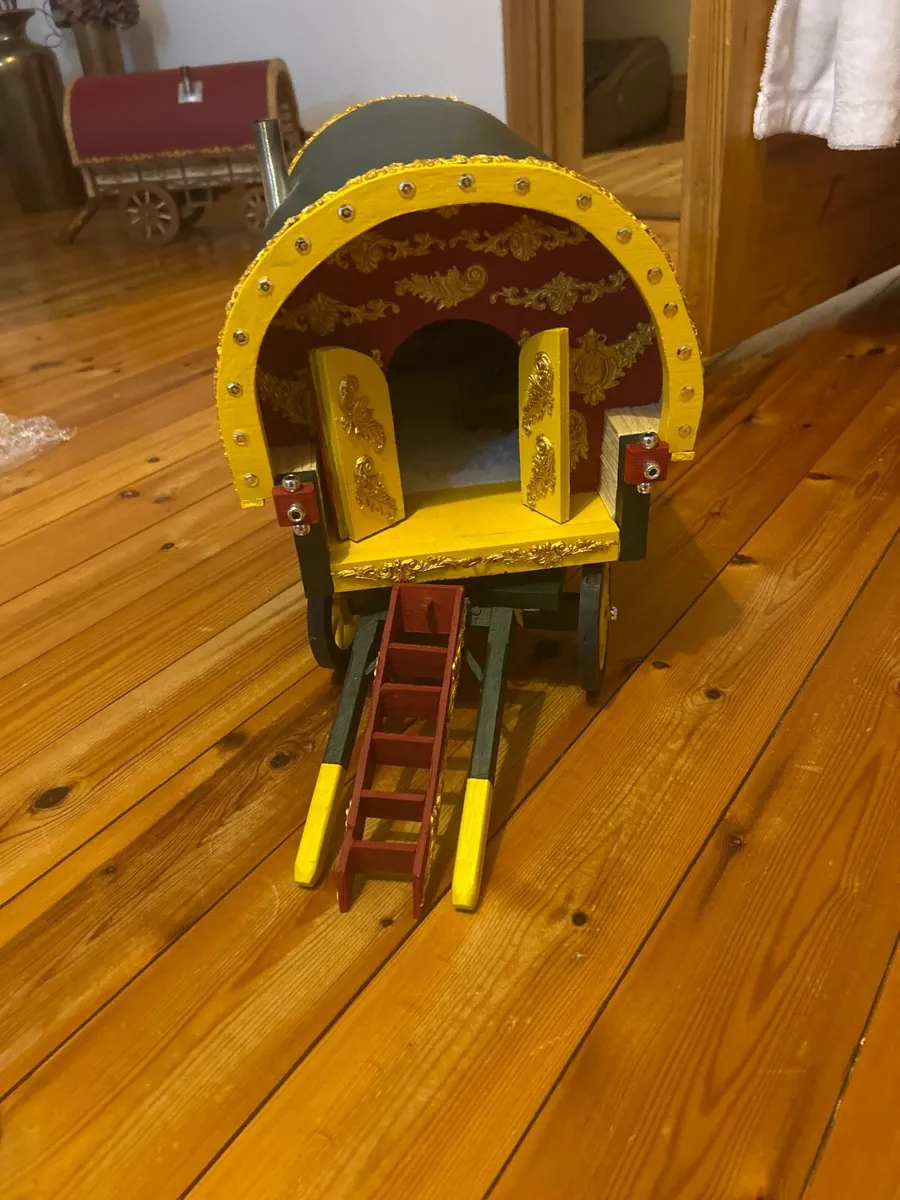 Handmade wooden old fashioned wagons - Image 1