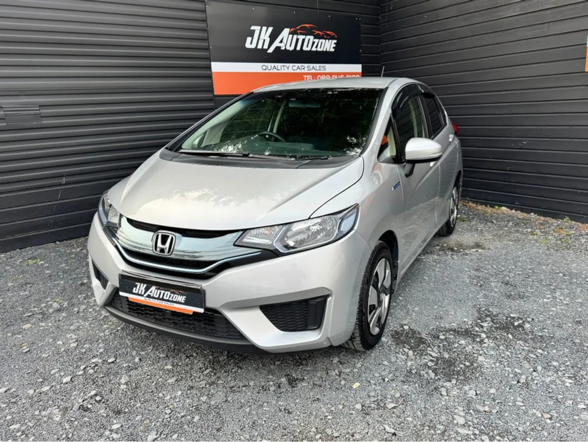 Honda Fit 1.5 Hybrid Auto 5DR - Image 3
