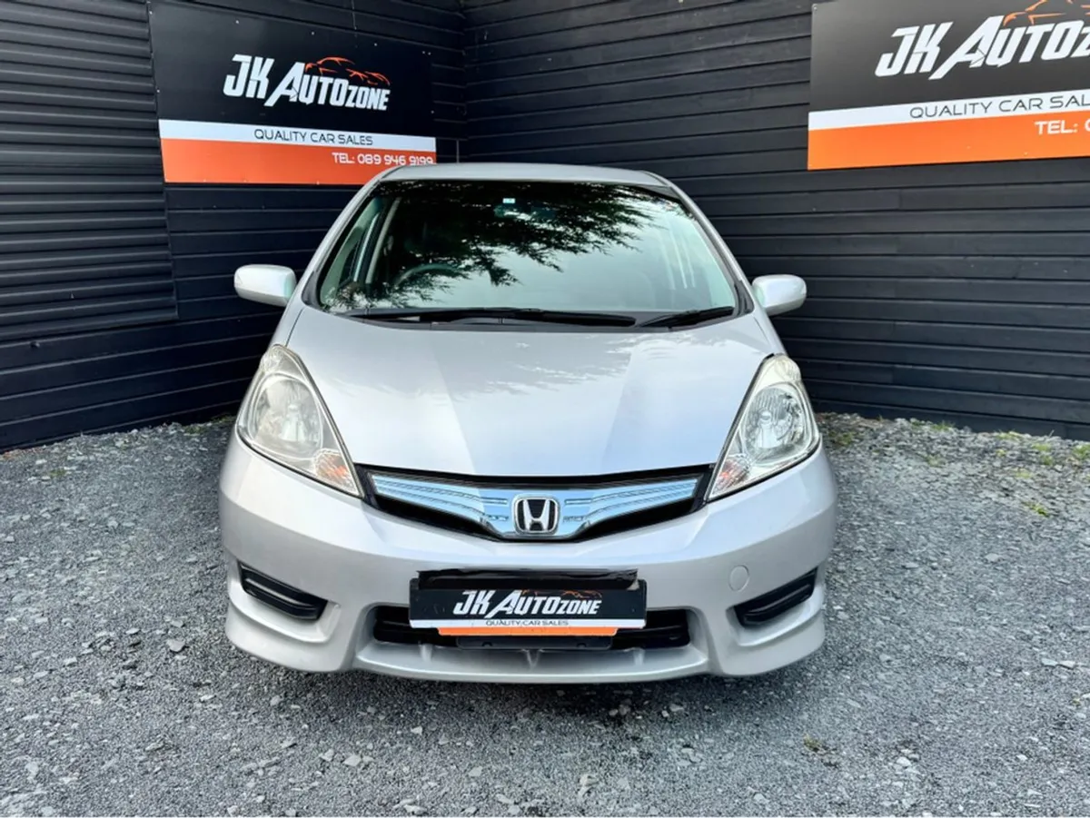 Honda Shuttle 1.5 Hybrid Auto 5DR - Image 2