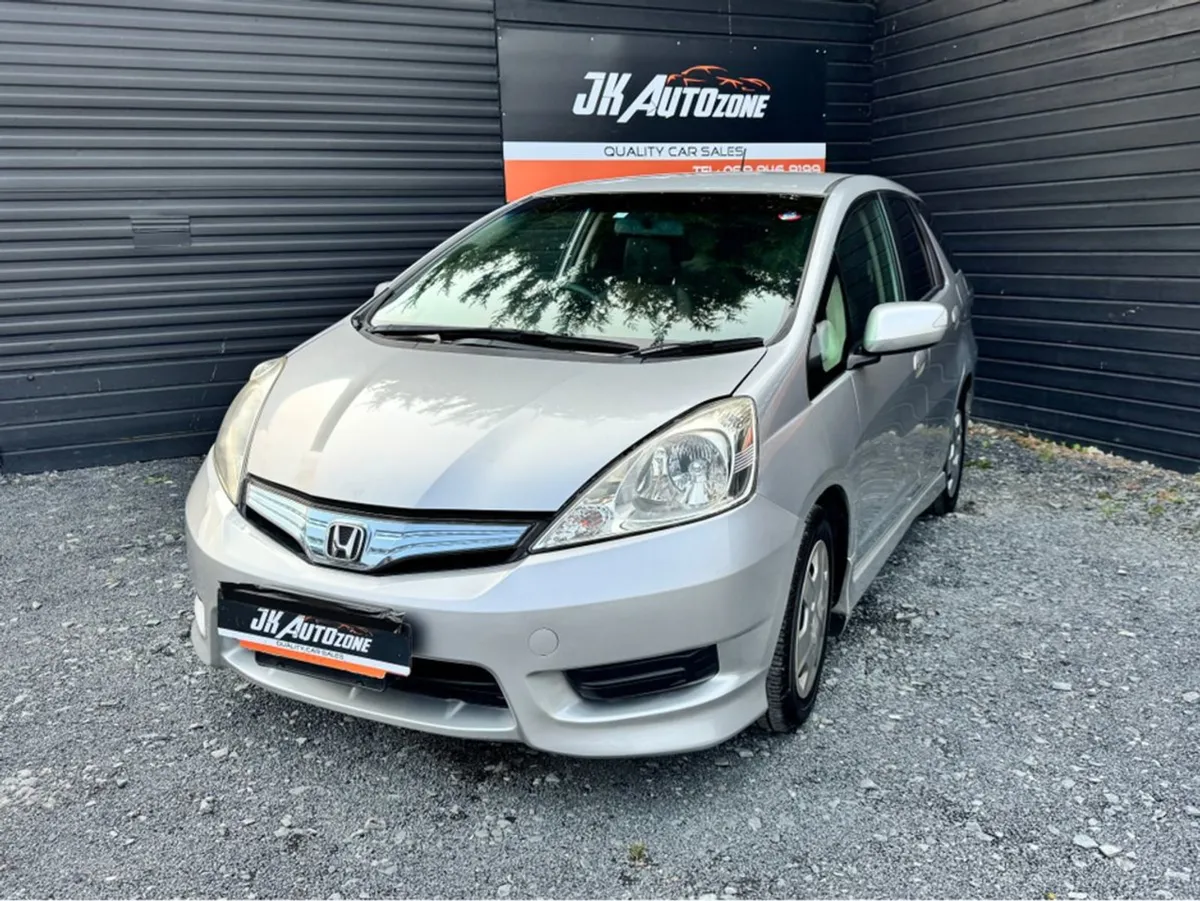 Honda Shuttle 1.5 Hybrid Auto 5DR - Image 3