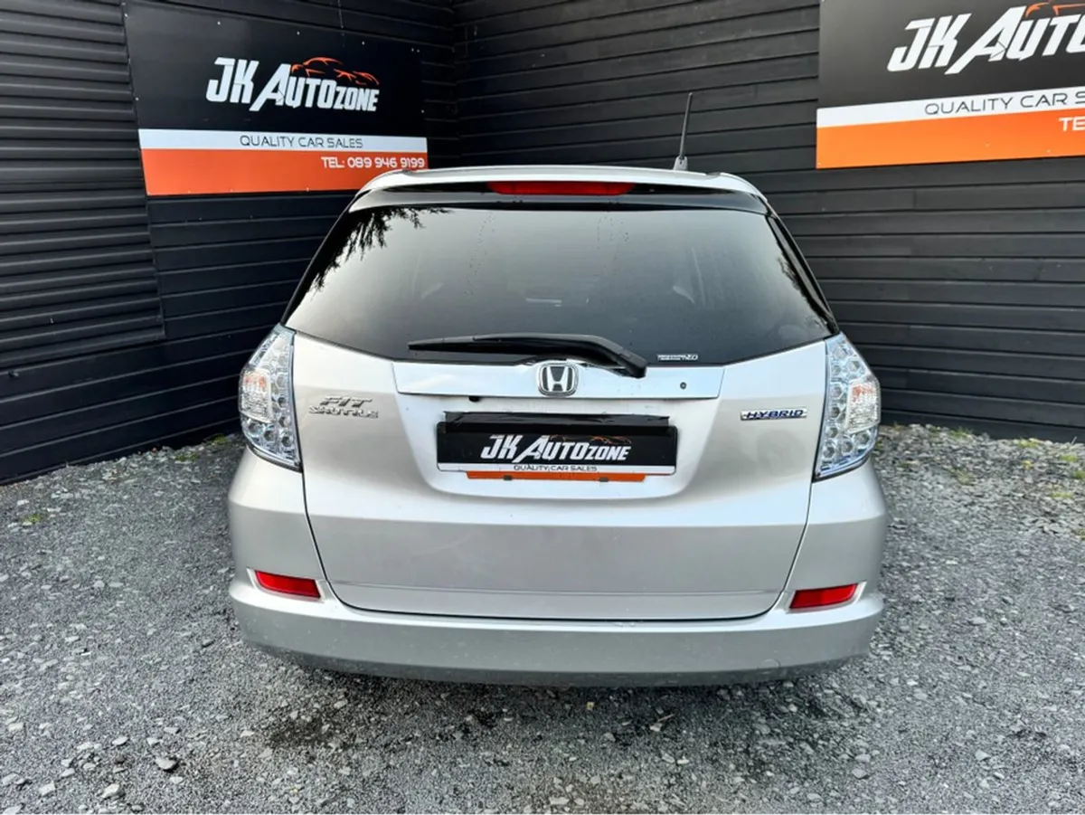 Honda Shuttle 1.5 Hybrid Auto 5DR - Image 4