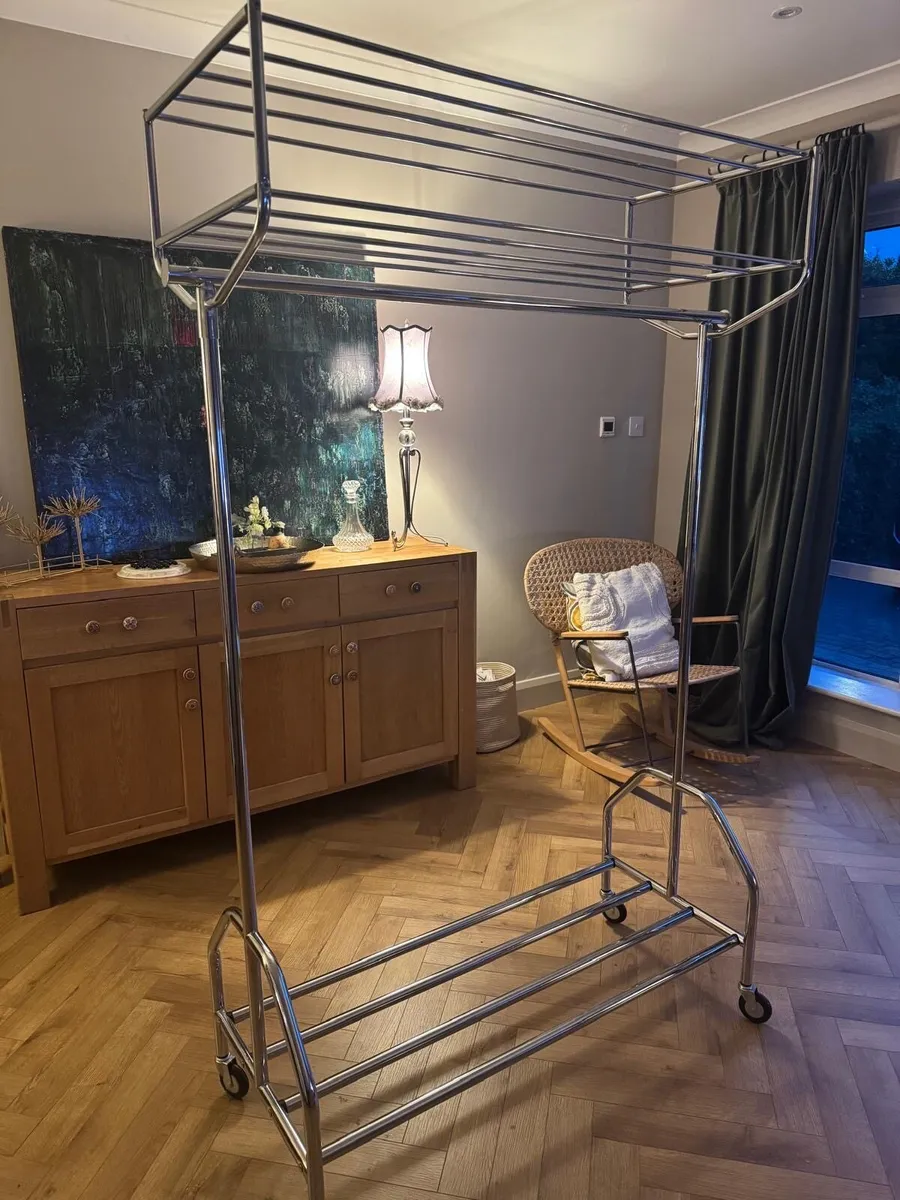 Clothes rail - Image 1