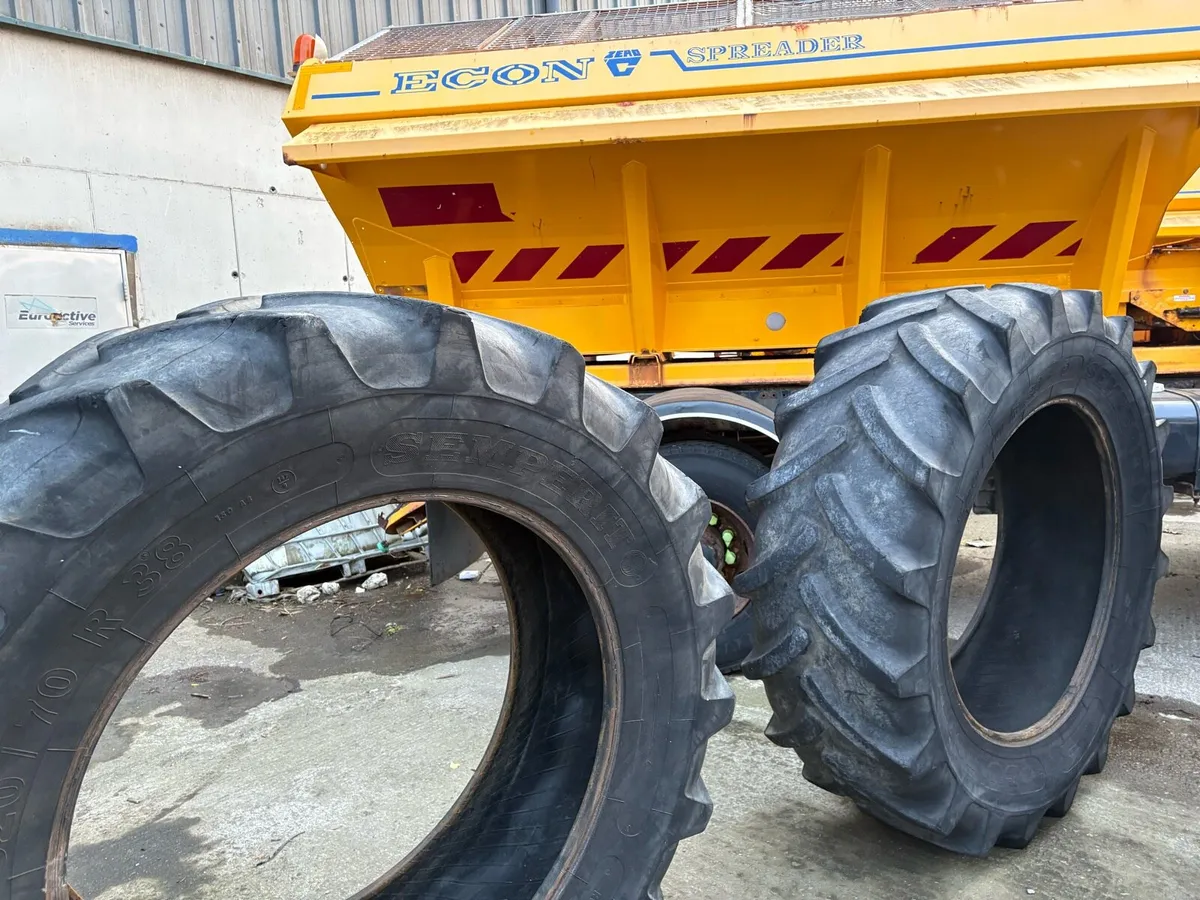 2X semperii 520/70R38 tubeless tyres - Image 2