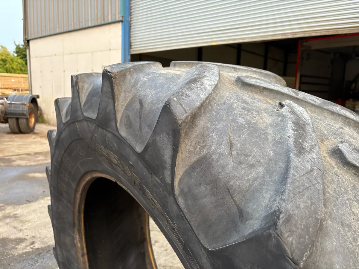 2X semperii 520/70R38 tubeless tyres - Image 4