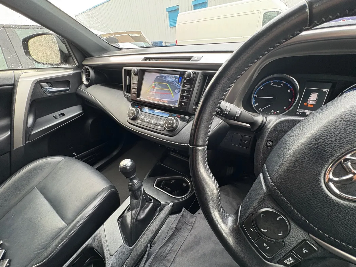 Toyota RAV4 2016 D4D  ONLY 9500€ - Image 2