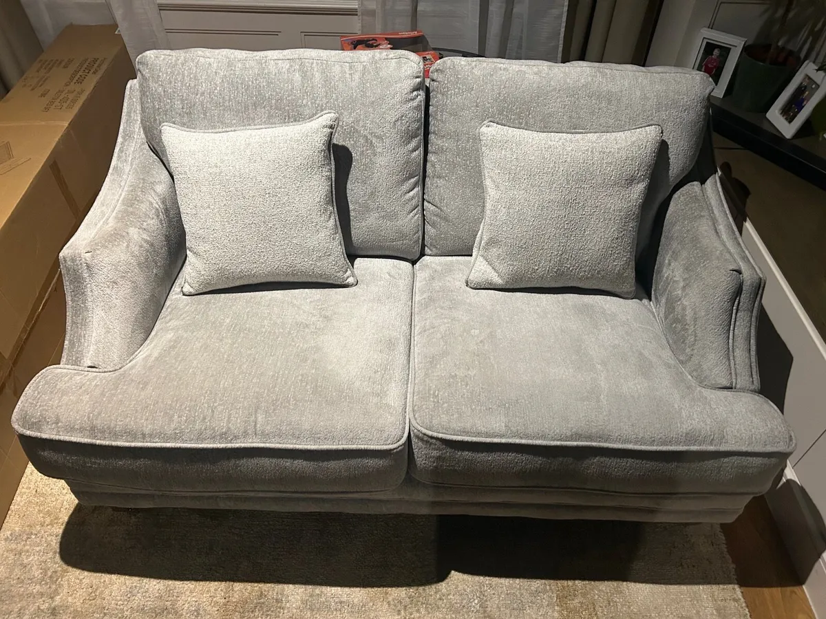 Couch - Image 2