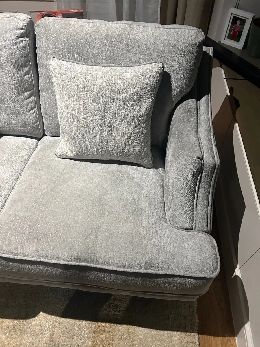 Couch - Image 3