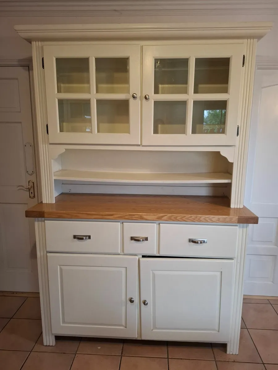 Solid wood dresser - Image 1
