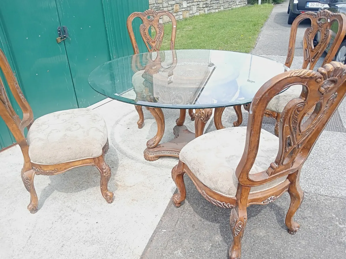 Vintage table and chairs - Image 2