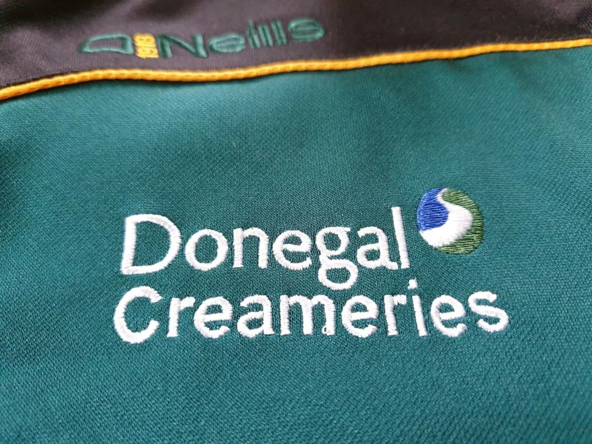 Donegal Football Gaelic GAA Half Zip Top Small - Image 2