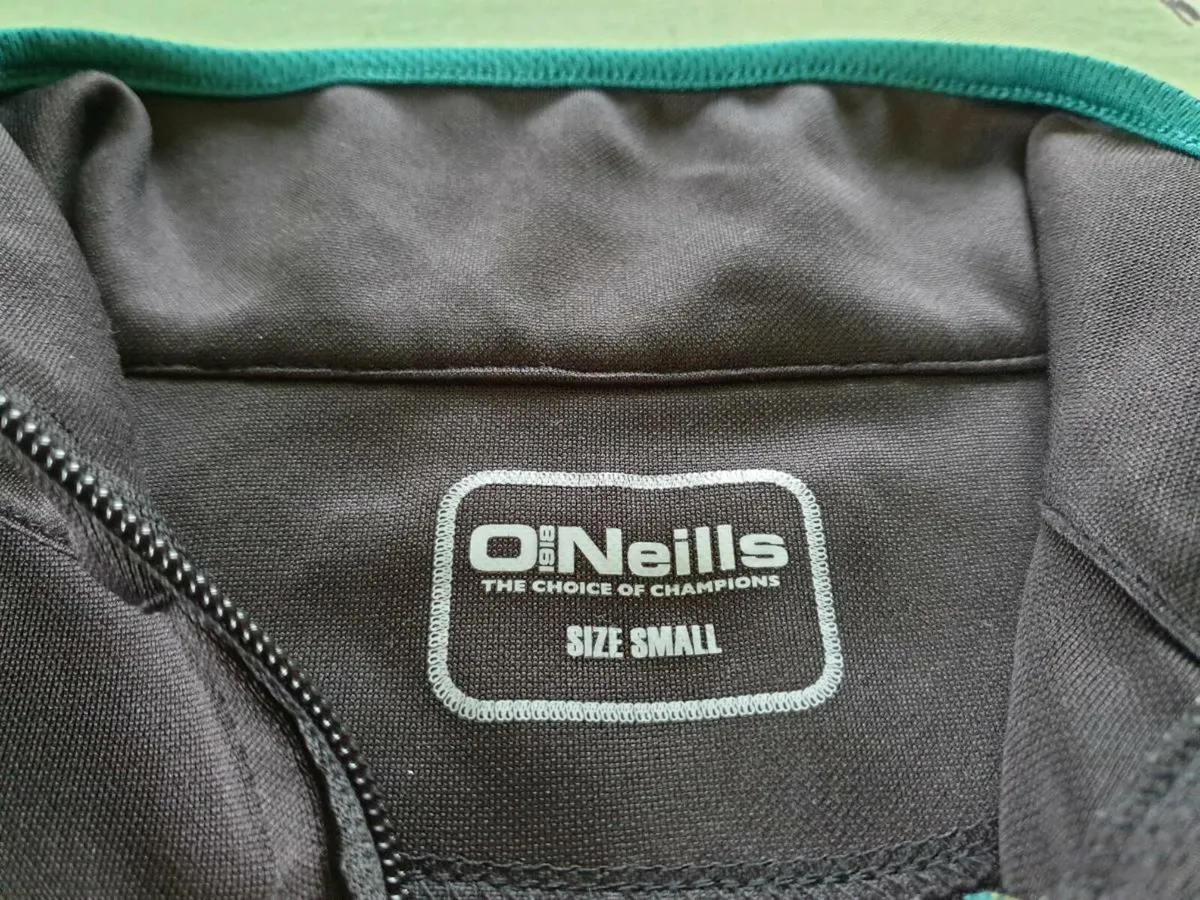 Donegal Football Gaelic GAA Half Zip Top Small - Image 3