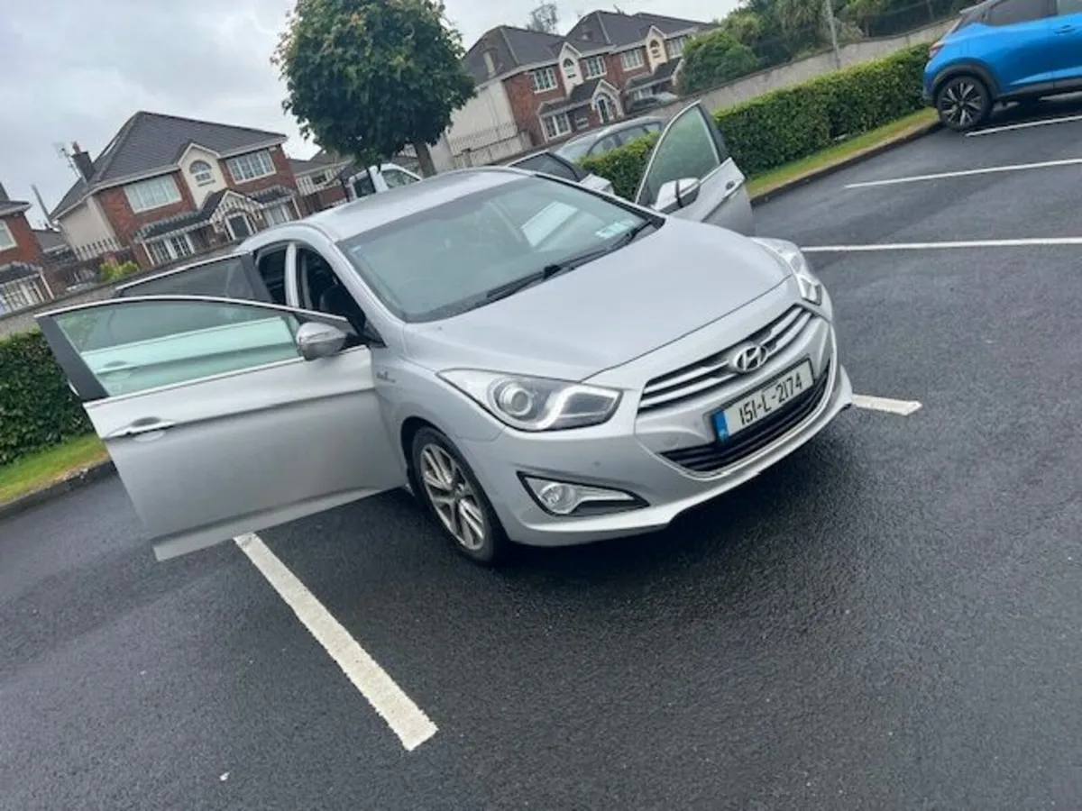 HYUNDAI I40 TOURER EXECUTIVE PLUS 5DR ESTATE - Image 2