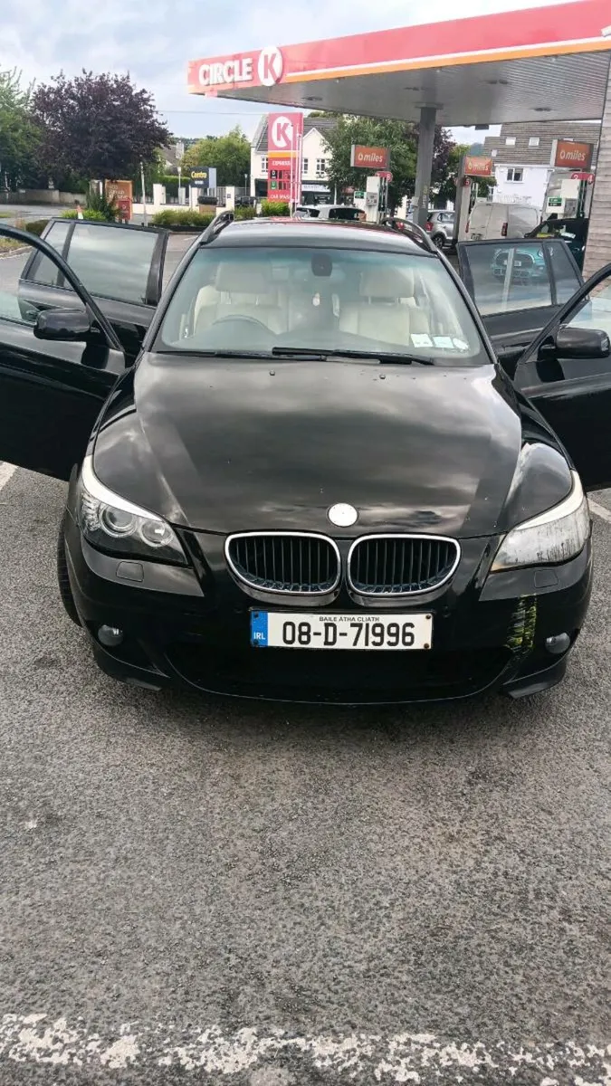 Black BMW Estate 08 - Image 2