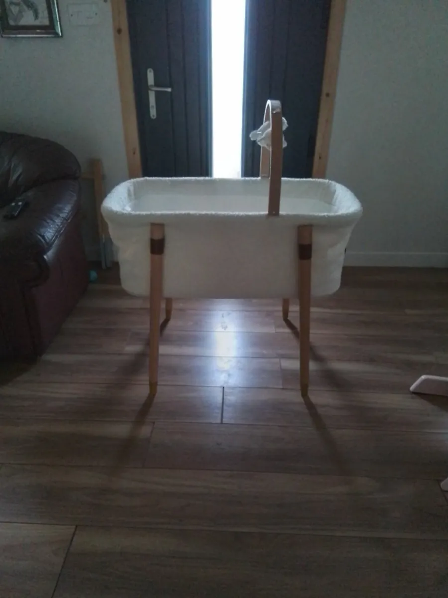 Baby crib - Image 1