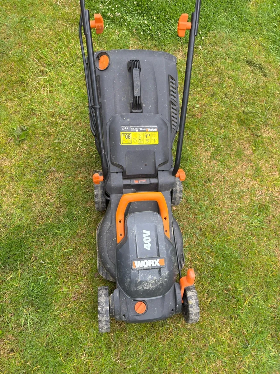 Lawnmower with battery powered - Image 4