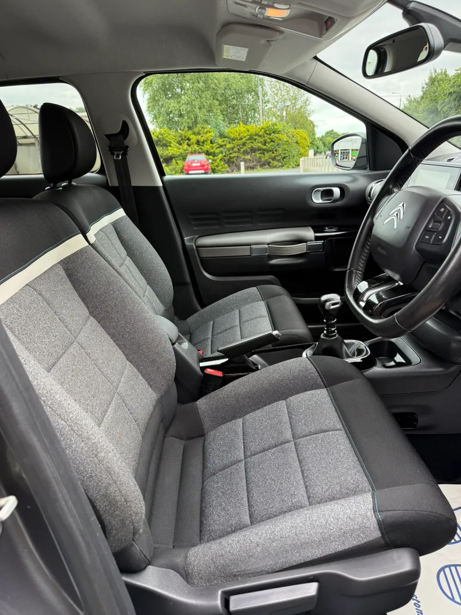 192 Citroen C4 Cactus 1.2 Petrol - NCT 07-27 - Image 4