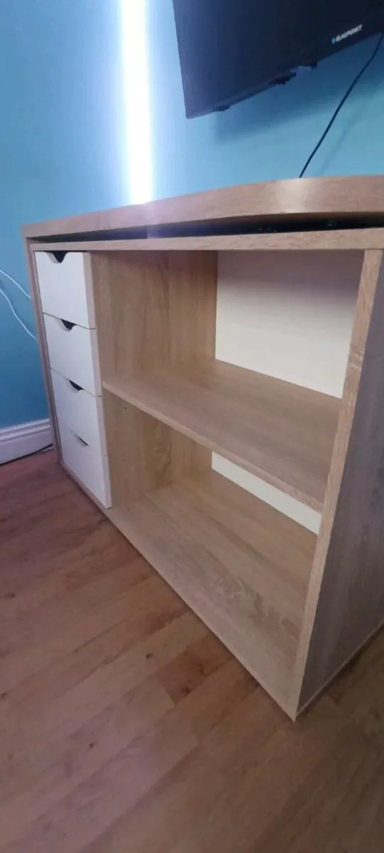 Retractable Desk - Image 3