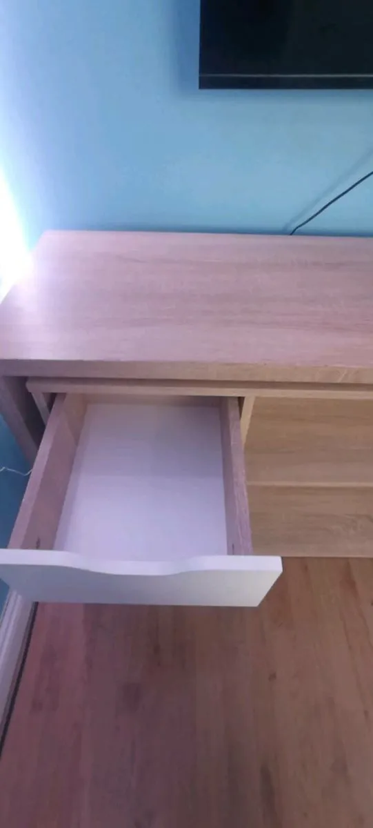 Retractable Desk - Image 4