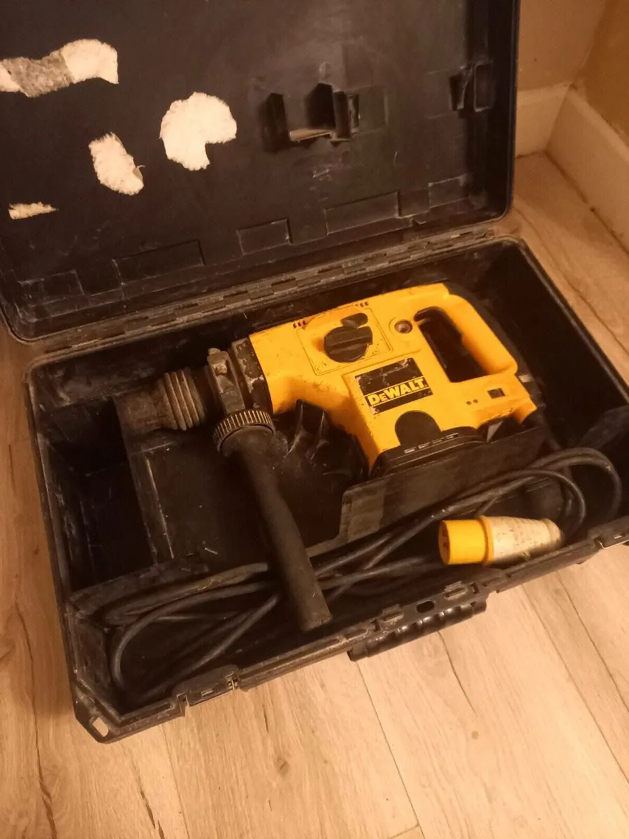 DeWalt SDS Max Drill - Image 2