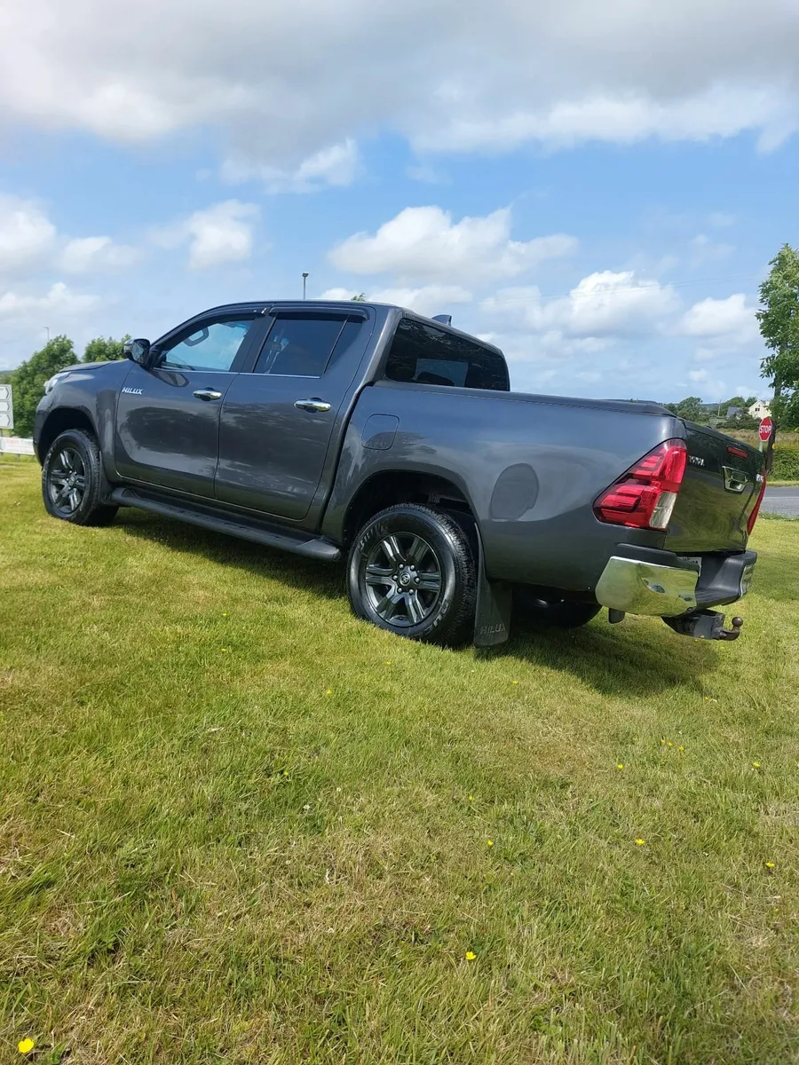 2023 Toyota Hilux 2.8 - Image 1