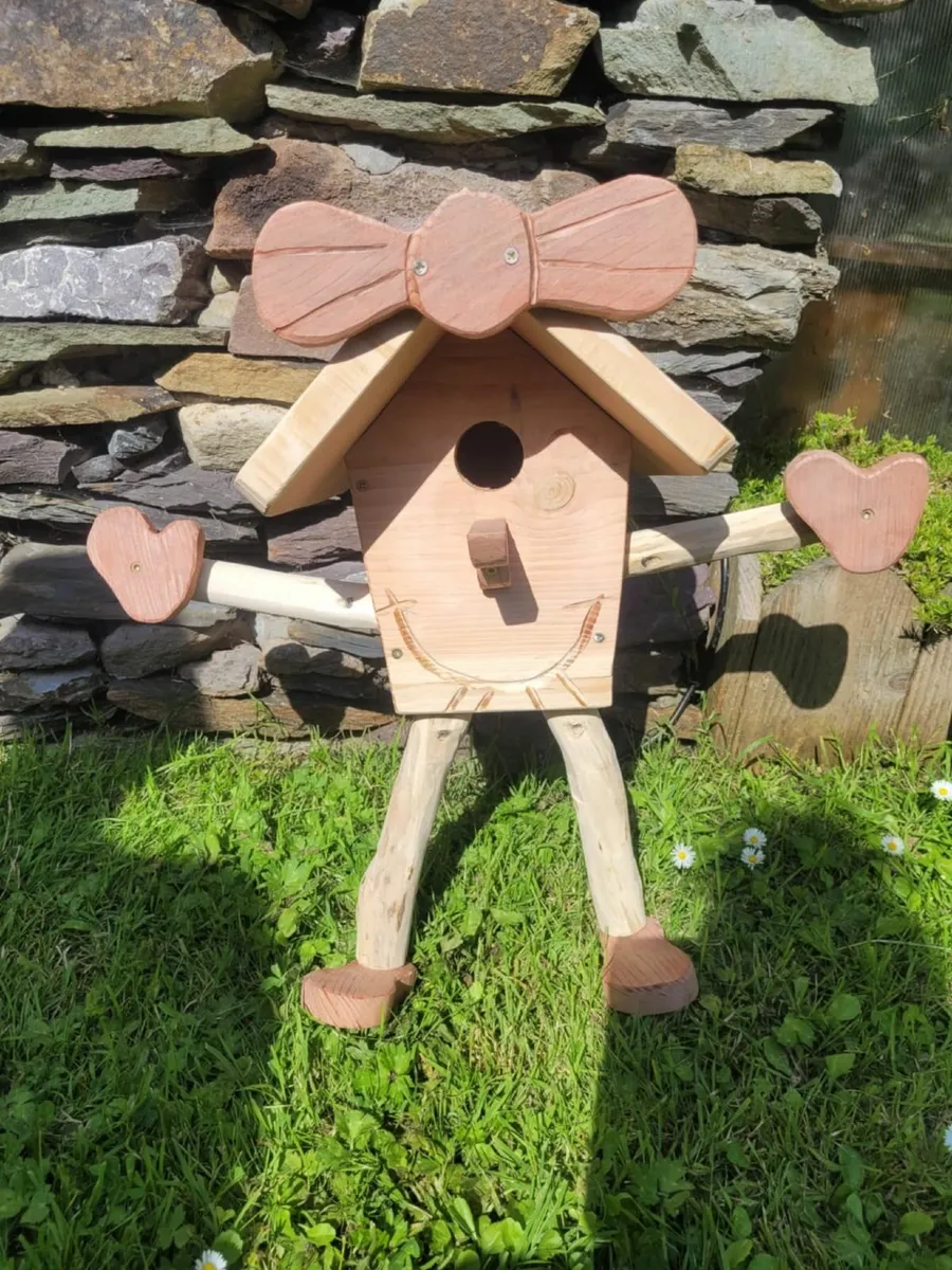 Fun bird houses - Image 1