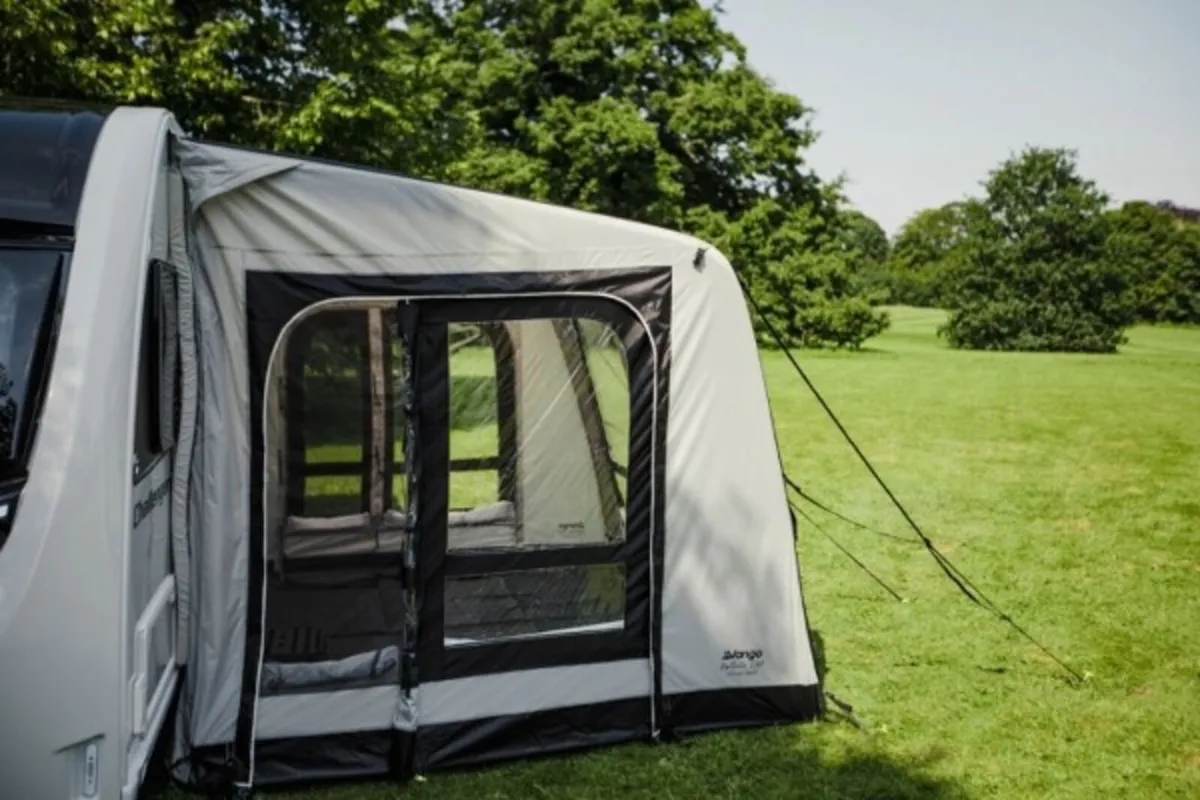 Vango Balletto 330 AIr Awning - Image 2