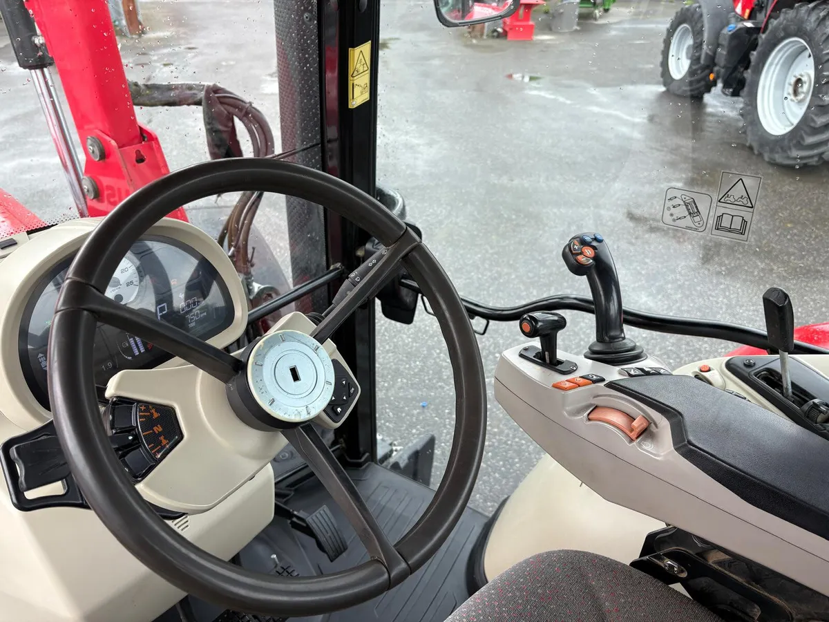 Massey Ferguson 7718 Dyna 6 2017 - Image 3