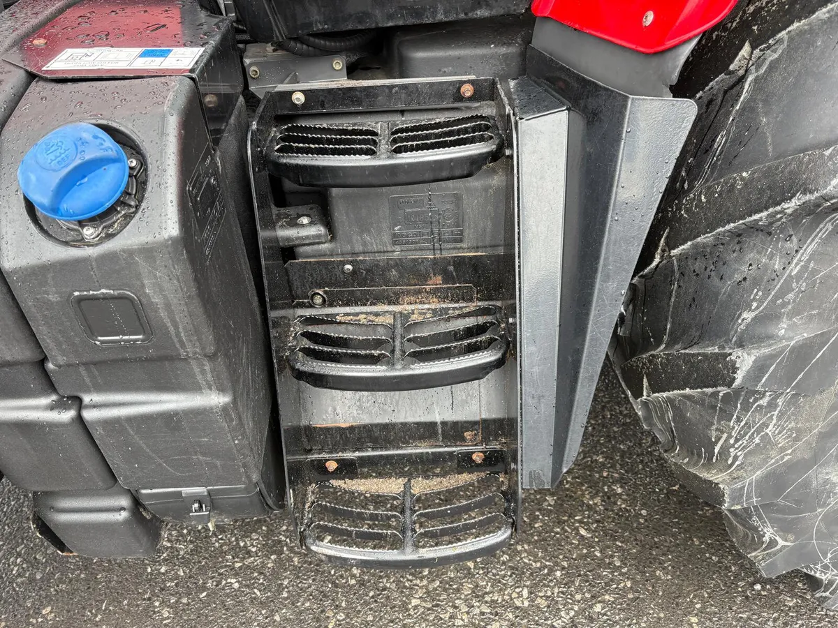 Massey Ferguson 7718 Dyna 6 2017 - Image 4