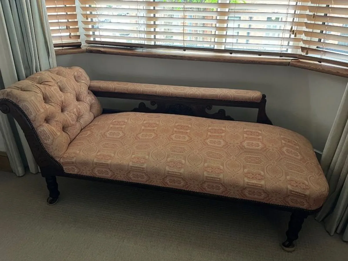 Antique Chaise Longue