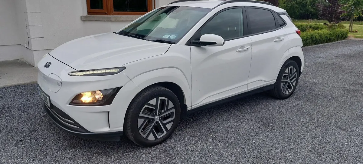 231 Hyundai KONA Premium Spec - Auto 40kWh - Image 3