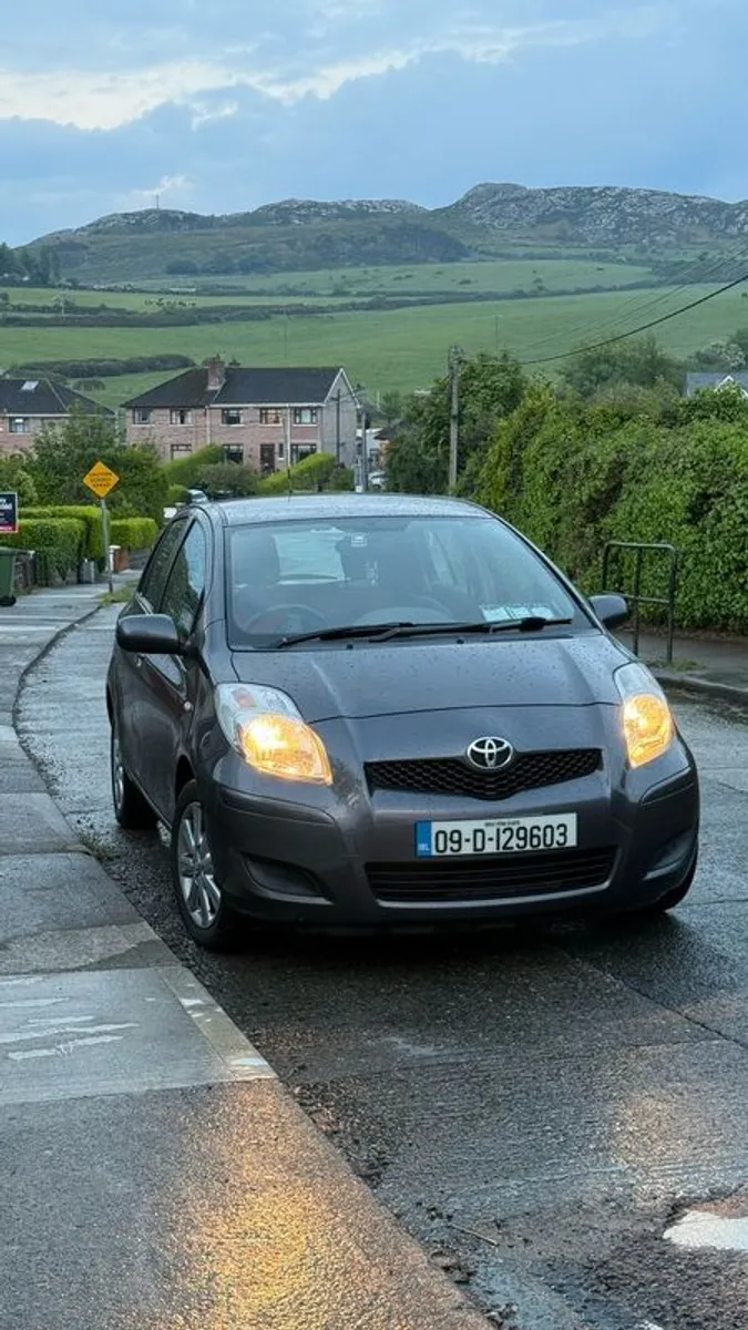 2009 Toyota Yaris - Image 1