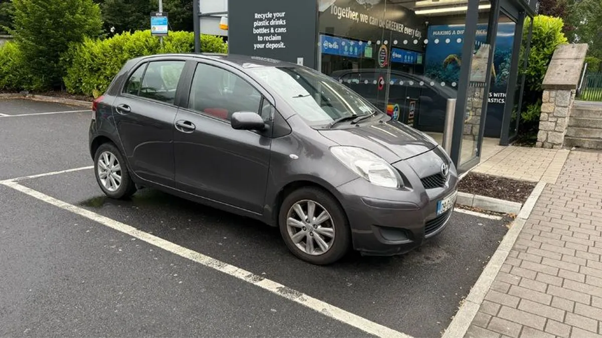 2009 Toyota Yaris - Image 3