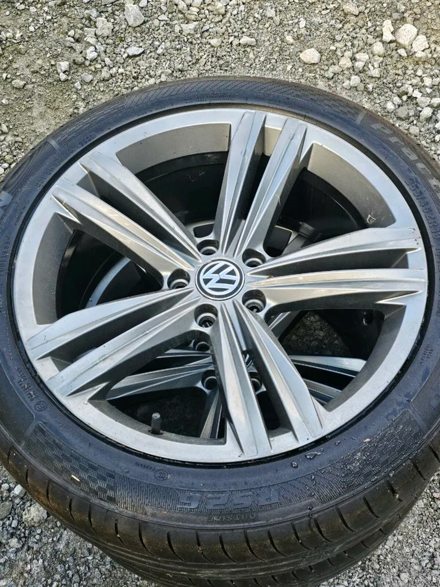 Vw tiguan Original 19" wheels - Image 1