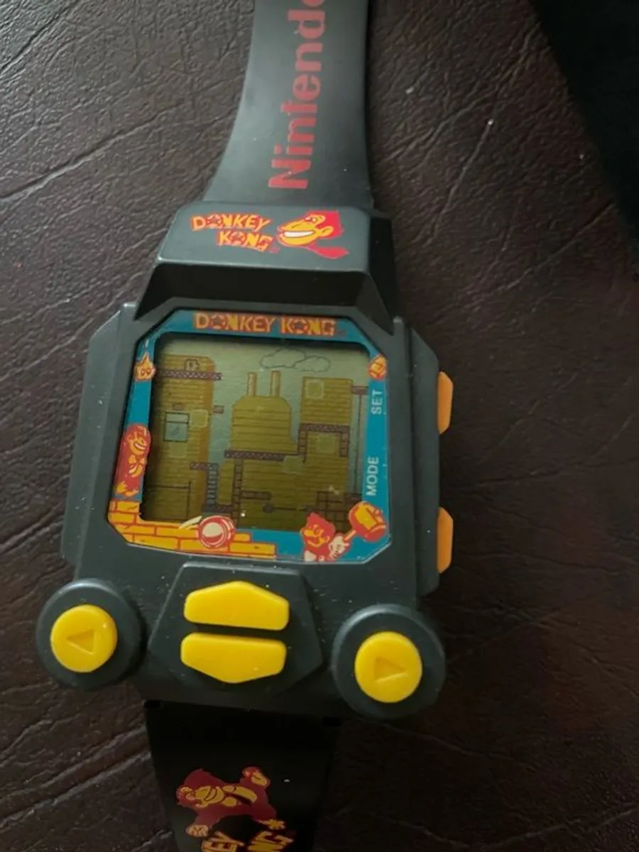 nintendo watch very rare donkey kong game watch like new - Image 1