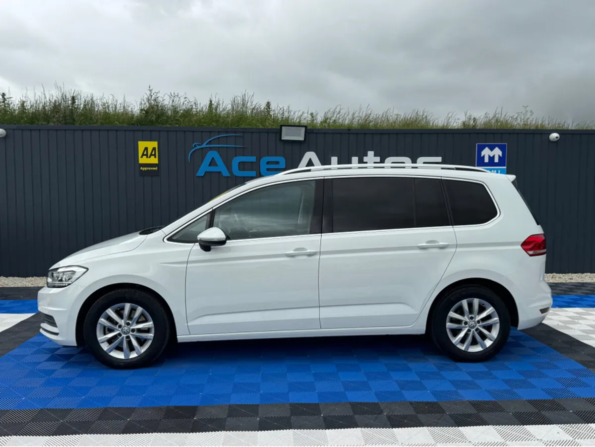 Volkswagen Touran COMFORT - 2.0L DIESEL - 7 SEATS - Image 4