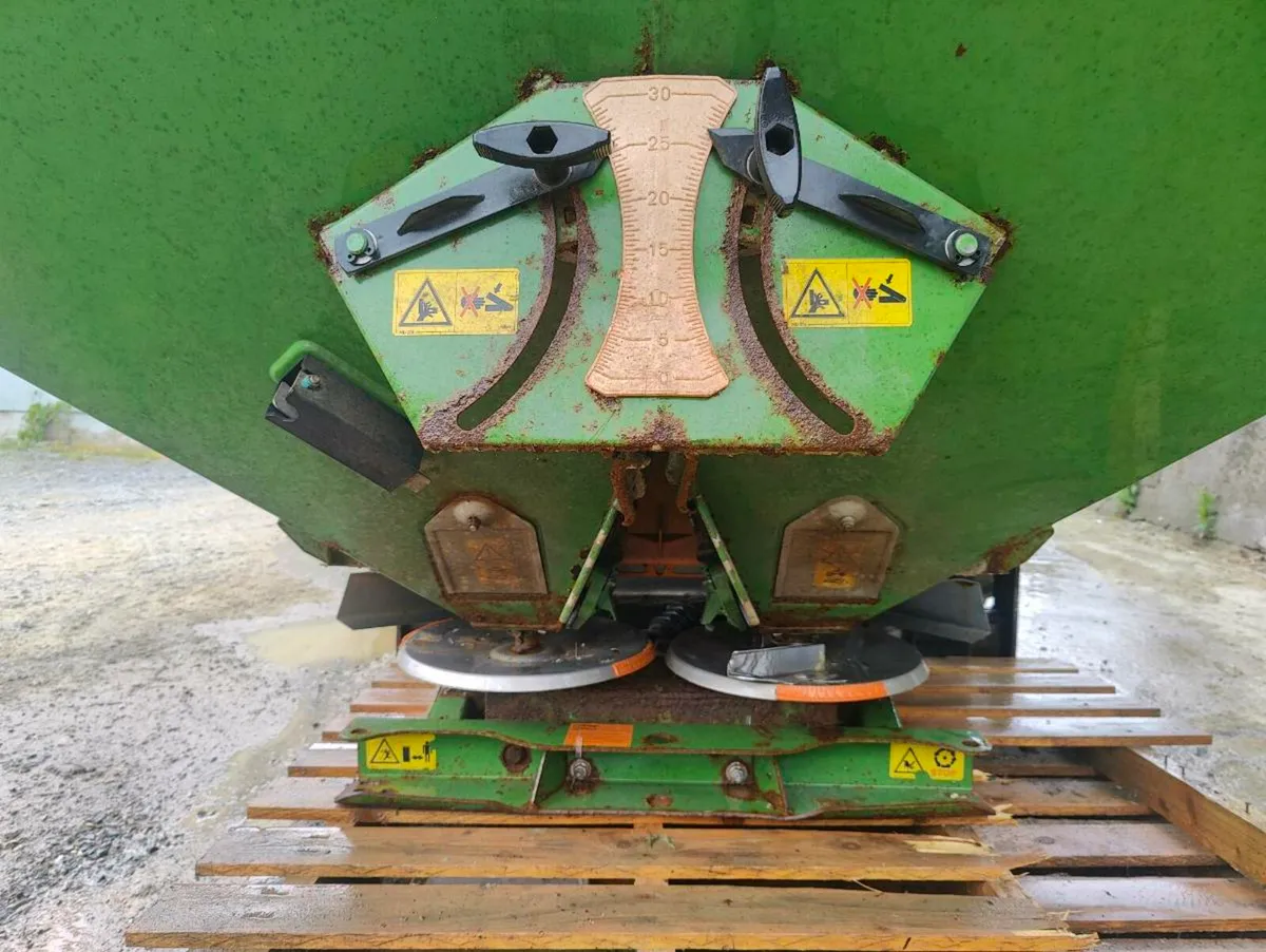 Amazone Spreaders - For Parts or Repair - Image 4