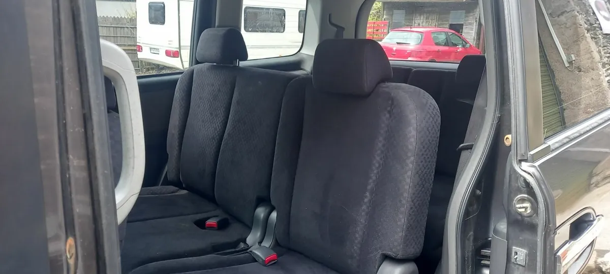 2007 Honda Stepwagon  Repair or parts - Image 3