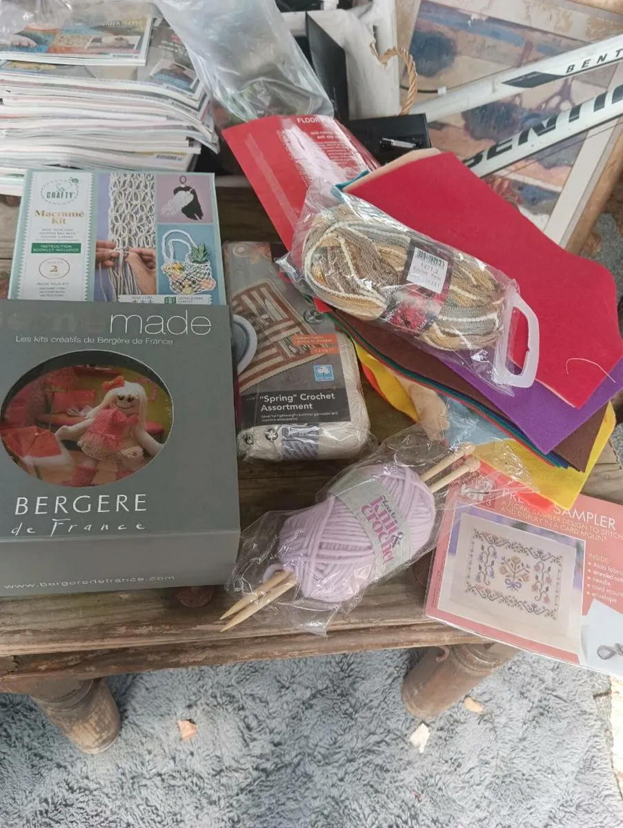 Children arts' crafts, great selection - Image 1