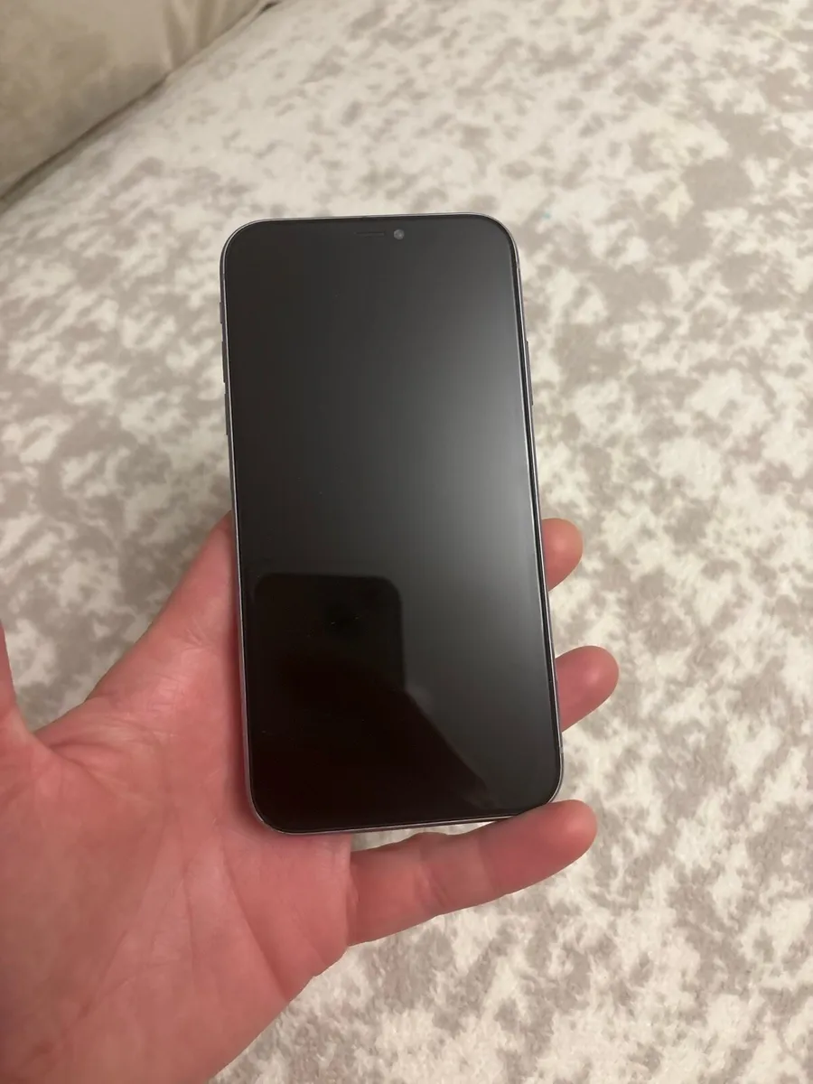iPhone 11 sim free purple 64GB mint condition - Image 3