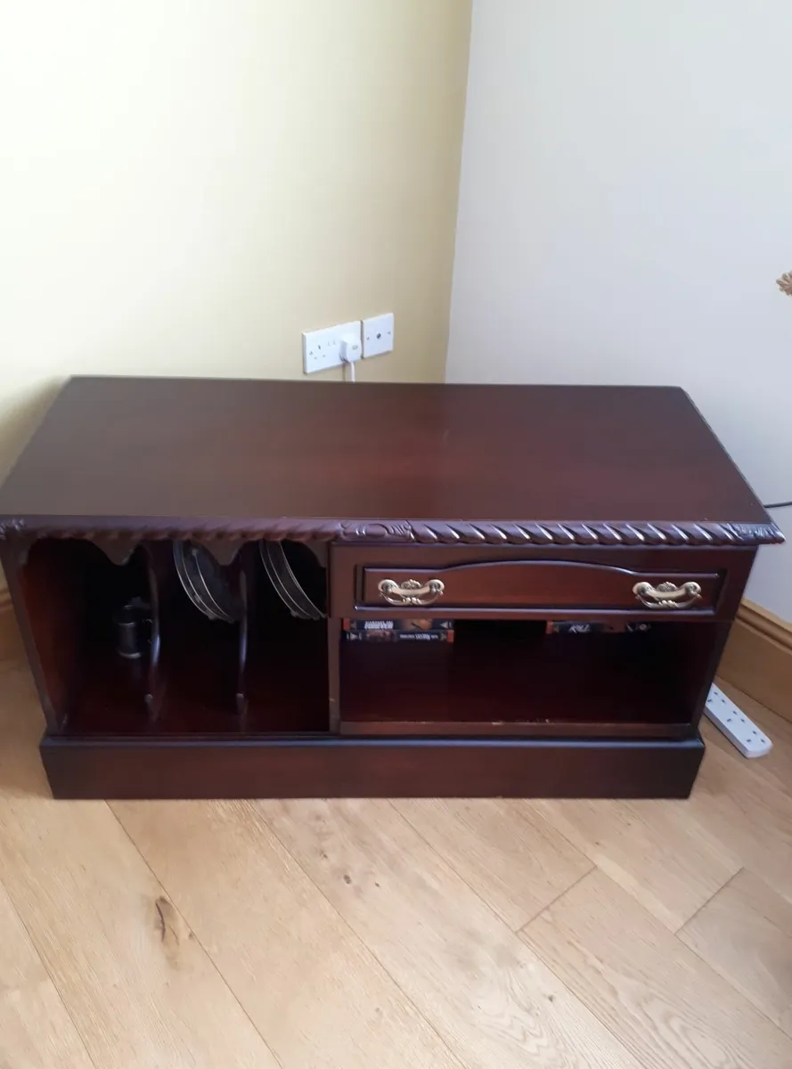 Rossmore T.V. Unit - Image 1