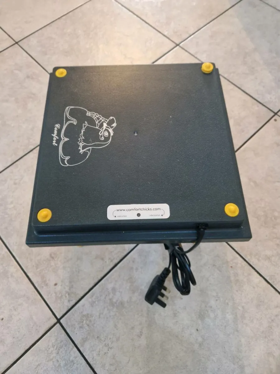 Chick heat plates - Image 1