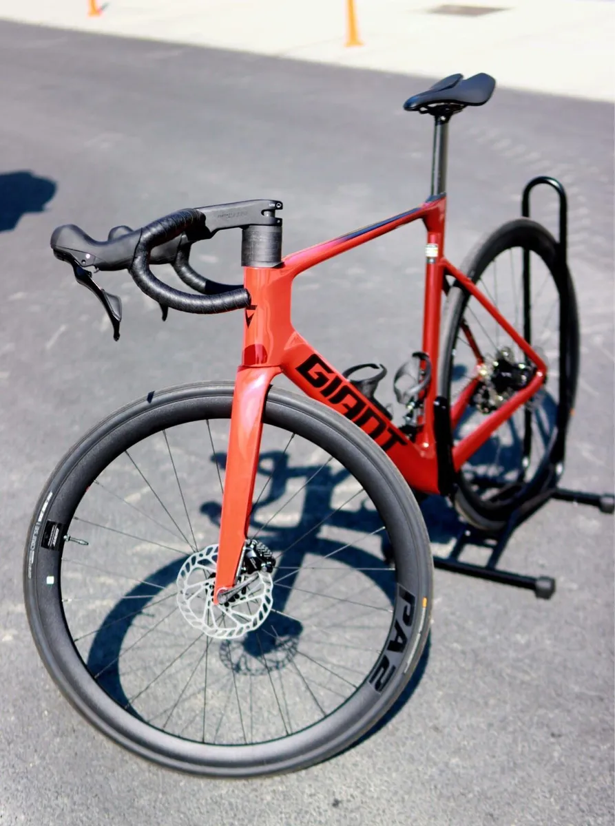 Giant Propel Advanced 2 105 Road 24 Speed - Image 2