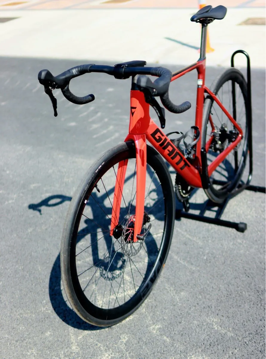Giant Propel Advanced 2 105 Road 24 Speed - Image 4