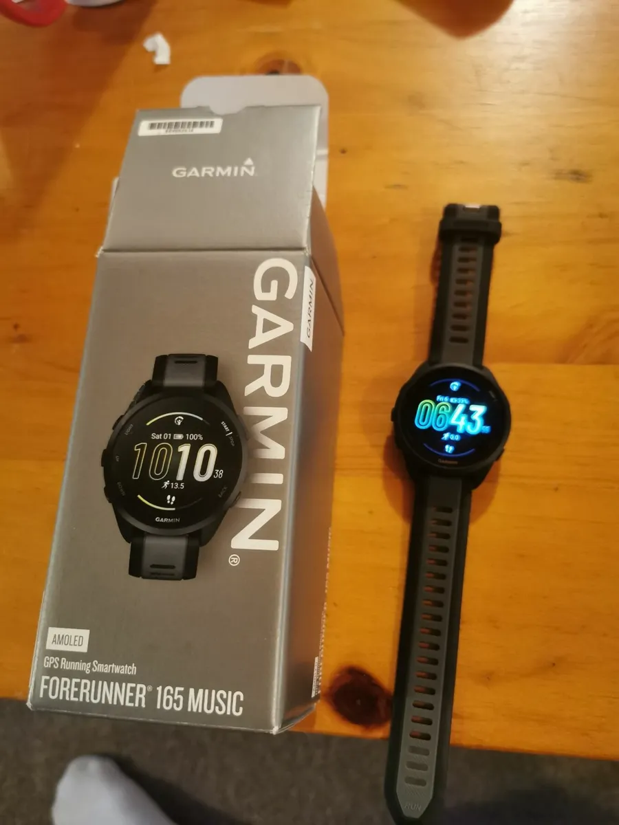 Garmin forerunner 165 music watch