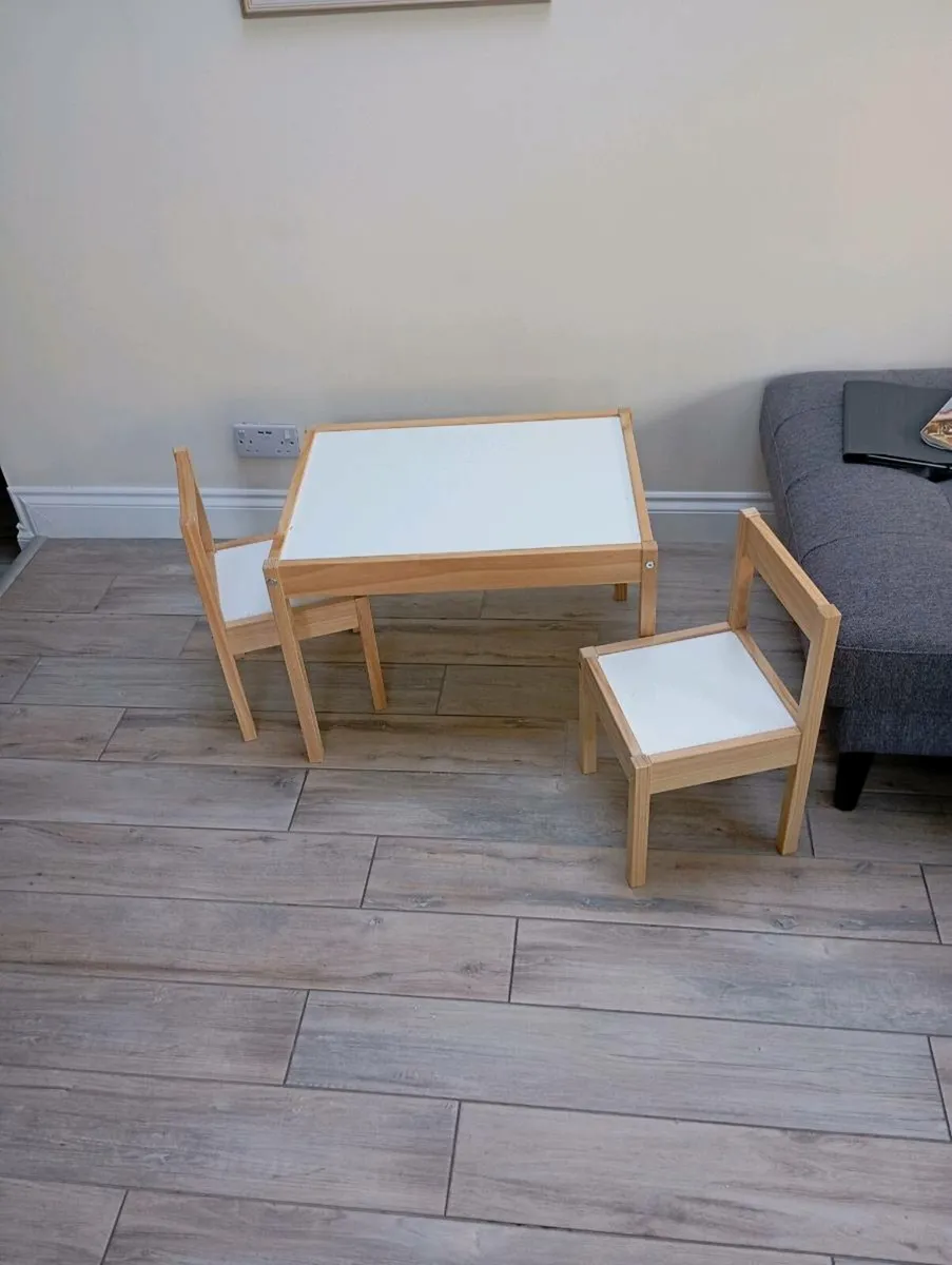 Kids table and chairs