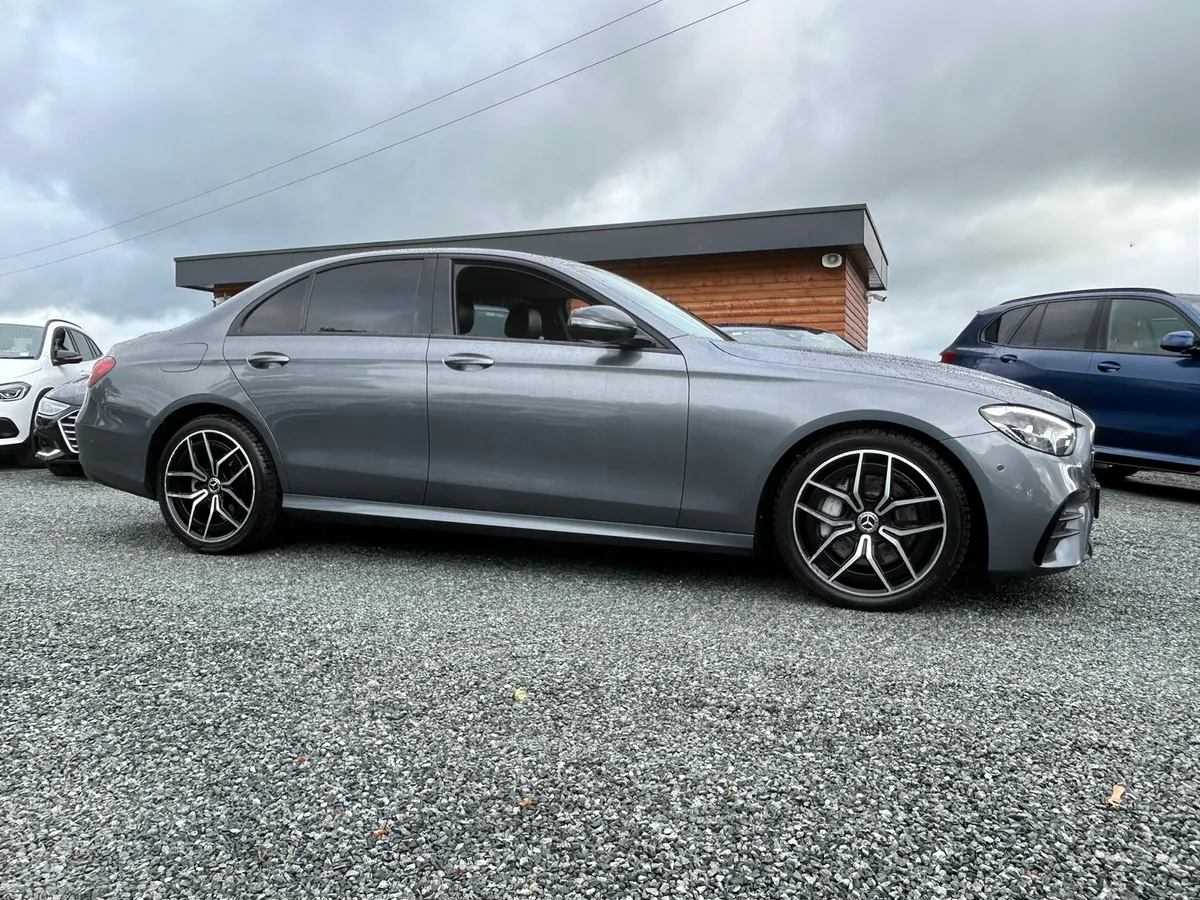 2022 MERCEDES E220 AMG NIGHT PACK - Image 4