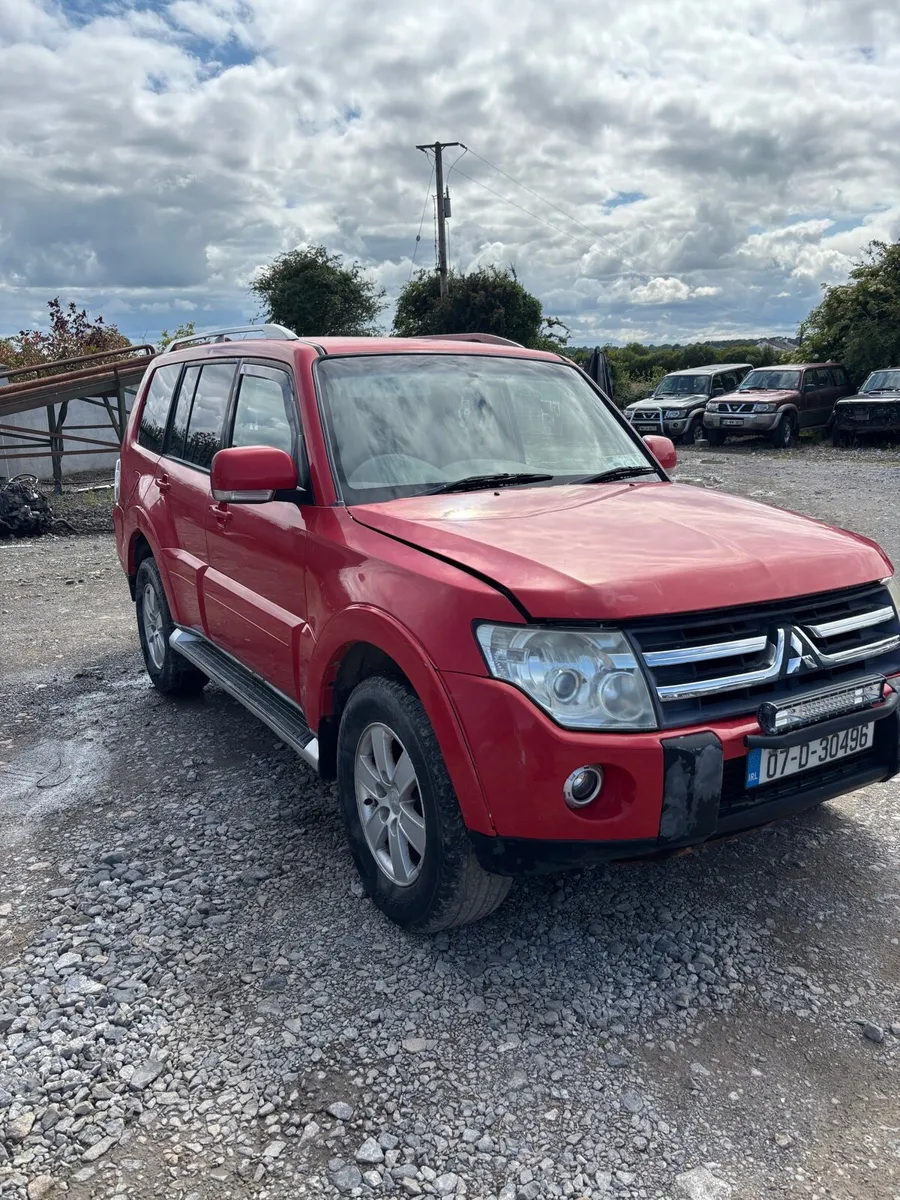 Mitsubishi pajero 3.2 breaking - Image 1