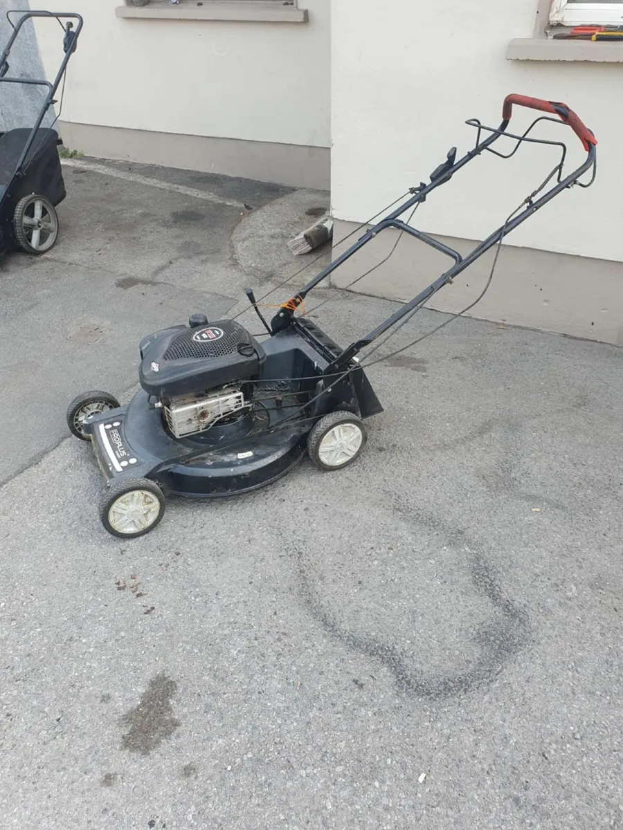 Pro pulse 675 Brixton Stratton self-drive lawnmowe - Image 1