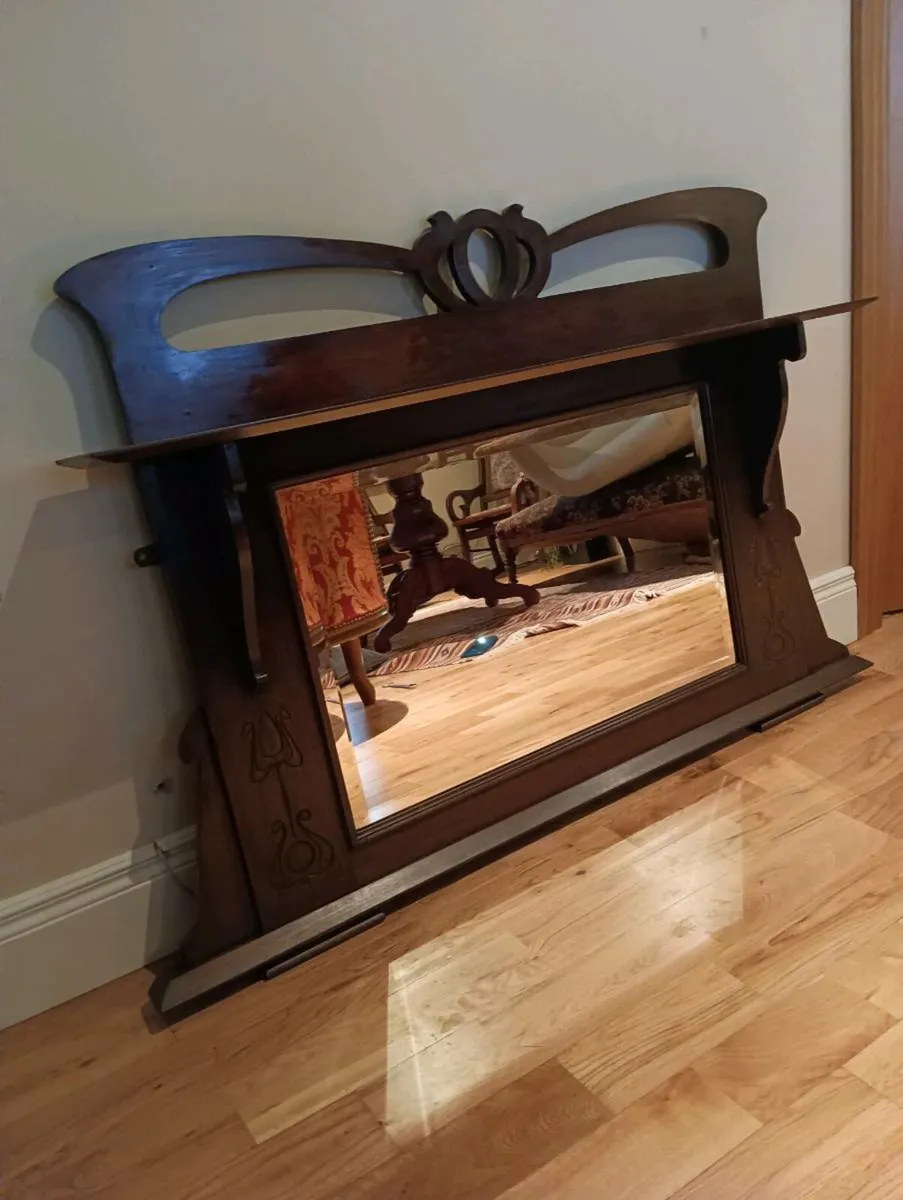 Beautiful antique effect mirror - Image 1